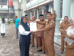 Pj Bupati Aceh Tenggara Serahkan SK 188 Tenaga Kesehatan