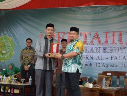 Pj Bupati Aceh Besar Pimpin Upacara Apel Tahunan Pesantren Modern Al-Falah Abu Lam U