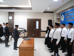 Wakili Pj Bupati, Sekda Aceh Utara Lantik 8 Pejabat Fungsional Baru