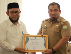 Peduli Peran Punyuluh Agama, Pj Bupati Aceh Besar Terima Penghargaan dari Menteri Agama RI