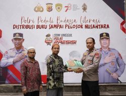Ratusan Buku dan Kitab untuk Dayah Darul Ihsan Abu Krueng Kalee