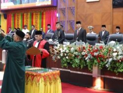 Penjabat Gubernur Hadiri Pelantikan Ketua DPRA, Ajak Perkuat Kerja Sama