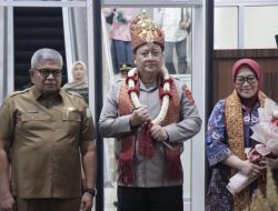 Tiba di Aceh, Irjen Achmad Kartiko Disambut Tari Ranup Lampuan