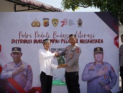 Peduli Literasi, Polda Aceh Distribusikan Buku ke Rumah Yatim