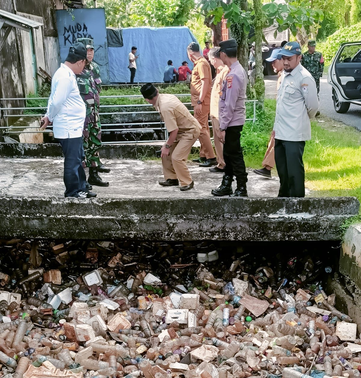 Pj Bupati Aceh Barat Tinjau Aliran Sungai Neuk Aye, Minta Dinas Terkait Bereskan