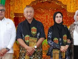 Sekda Aceh Sambut Kajati di Bandara Internasional SIM