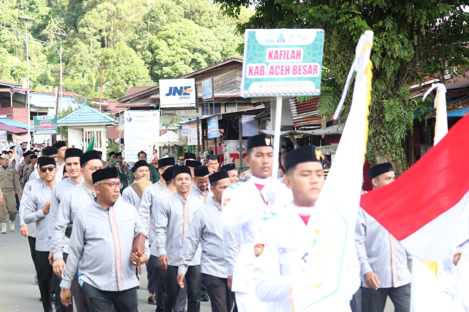 Kafilah Aceh Besar Meriahkan Pawai Ta’aruf MTQ ke 36