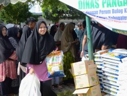 Masyarakat Aceh Besar Serbu Pasar Murah
