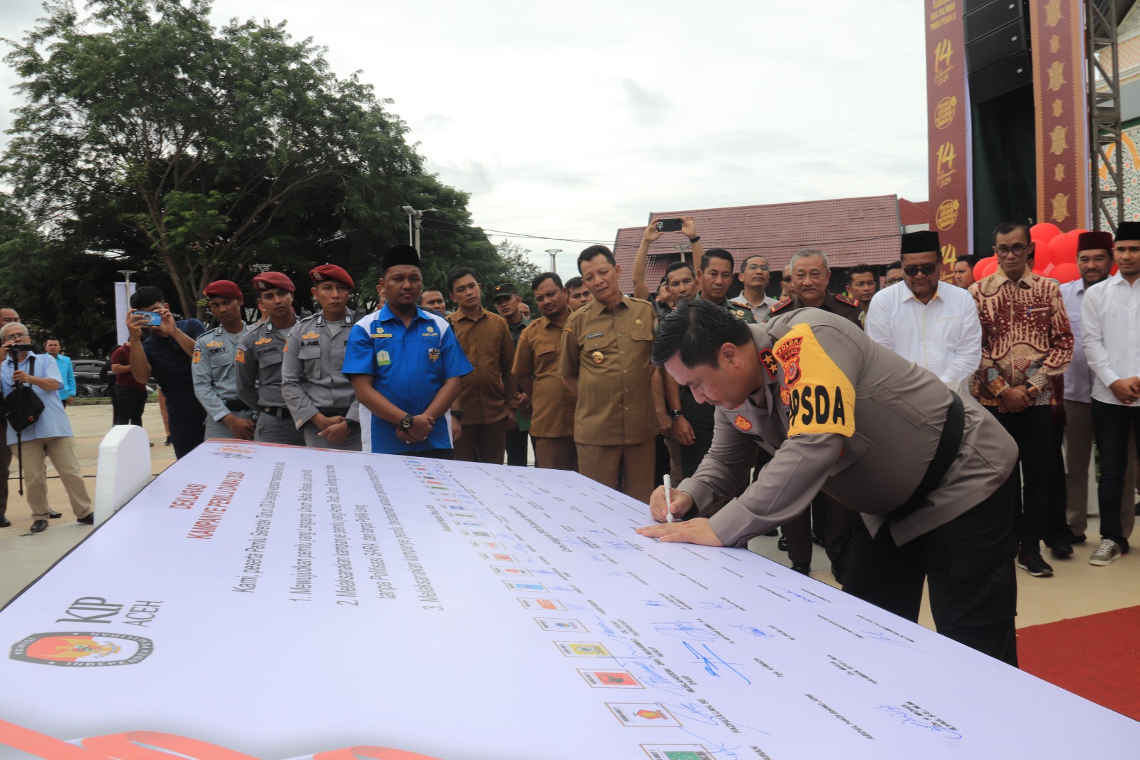 Kapolda Aceh bersama Forkopimda Hadiri Deklarasi Kampanye Pemilu Damai 2024