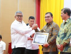 Pj Bupati Aceh Barat Raih Penghargaan Keterbukaan Informasi Publik 2023