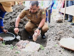 Pj Bupati Muhammad Iswanto Letakkan Batu Pertama Pembangunan Rumah Layak Huni Kolaborasi Islamic Relief dan Baitul Mal Aceh Besar