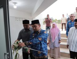 Pj Bupati Iswanto Resmikan Tempat Wudhu Wakaf untuk Masjid Agung Al Munawwarah