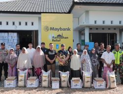 Pj Bupati Iswanto Serahkan 430 Paket Ramadhan Maybank Kepada Warga Kecamatan Kuta Cot Glie