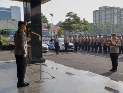 Kapolda Jatim Berangkatkan 50.789 Paket Bantuan Kemanusiaan untuk Warga Terdampak Banjir Jateng