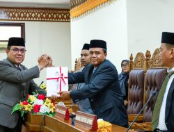 Pj Bupati Aceh Barat Sampaikan LKPJ di Paripurna DPRK