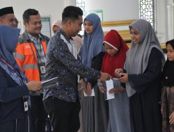 Plt Kadinsos Aceh Besar Santuni 227 Anak Yatim dan Serahkan Bantuan untuk Masjid di Lhoknga dan Leupung