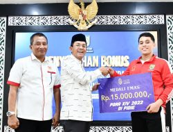 Pemko Banda Aceh Guyur Bonus 2,5 Miliar ke Atlet Peraih Medali PORA Pidie 2022