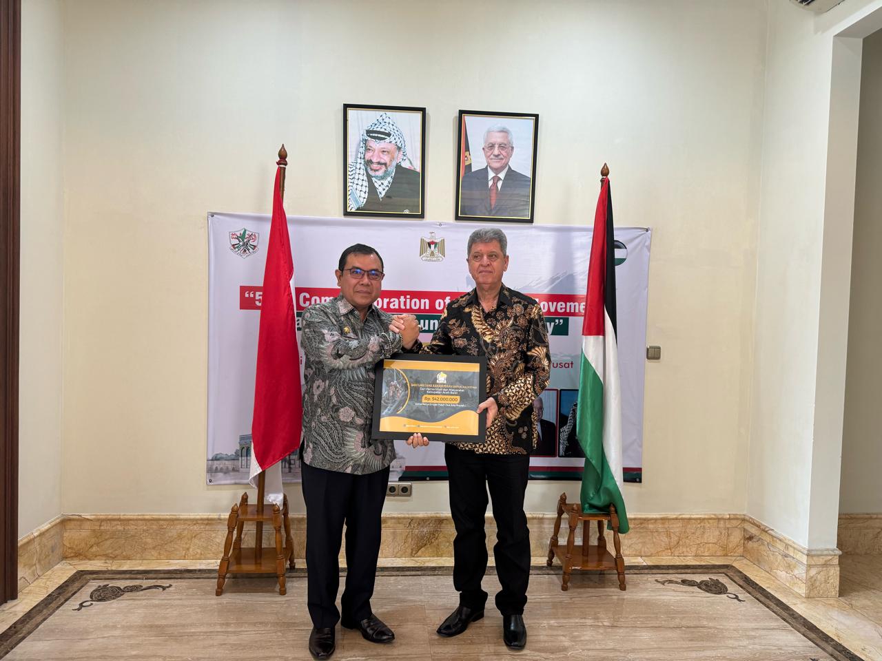 Pemkab Aceh Barat Salurkan Bantuan Kemanusiaan Rp 542Juta untuk Palestina