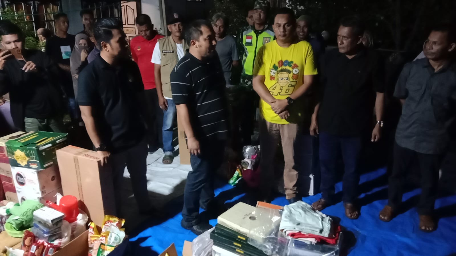 Usai Api Dijinakkan, Pj Bupati Iswanto Langsung Antar Bantuan Masa Panik Korban Kebakaran di KBJ