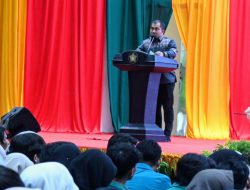 Pj Bupati Aceh Besar Ikut Bekali Mahasiswa KKN USK