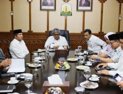 Ketua MPU Aceh Serahkan Tausyiah Tentang Pelaksanaan PON XXI Aceh-Sumut