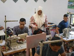 Produk Tas Bordir Perajin Aceh Jadi Souvenir Tamu PON XXI
