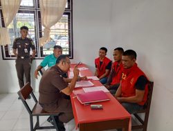 Polsek Krueng Raya Serahkan Tersangka dan Barang Bukti Kasus Penyekapan dan Pencurian Emas ke Jaksa
