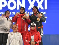Nurul Akmal Sabet Emas Angkat Besi di PON XXI
