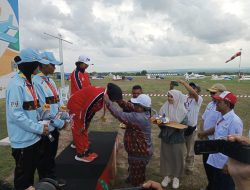 Atlet Aceh Beregu Putri Raih Emas Terbang Layang PON XXI