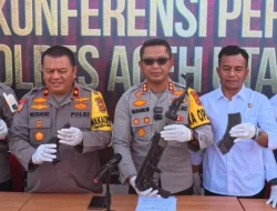 Warga Aceh Utara Serahkan Senapan Serbu dan Pistol Rakitan ke Polisi