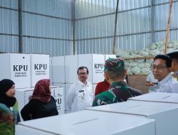 Pj Bupati Aceh Barat Tinjau Kesiapan Logistik Pilkada di Gudang KIP