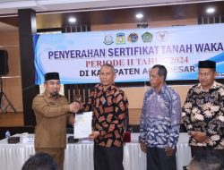 Aceh Besar Serahkan Sertifikat Tanah Wakaf Tahap II