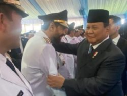 Presiden Prabowo Rangkul dan Jabat Tangan Mualem di Istana Kepresidenan