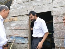 Gubernur Muzakir Manaf Verifikasi Langsung Penerima Bantuan RLH di Simeulue