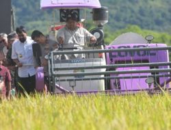 Panen Raya Serentak, Kelakar Presiden Prabowo ke Mualem: Jenggot Anda Tambah Lebat Saya Lihat