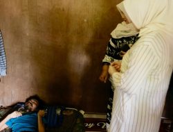 Marlina Muzakir Fasilitasi Dua Warga Lumpuh Asal Pidie Berobat ke Banda Aceh