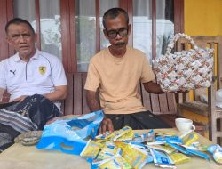 Warga di Aceh Selatan Ubah Limbah Kopi Sachet Jadi Produk Kerajinan Tangan