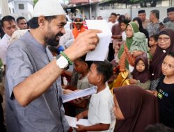 Mualem Santuni 3.000 Anak Yatim di Aceh Barat, Nagan Raya, dan Abdya