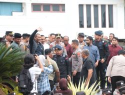 Kapolda Aceh Ikut Hadir Ditengah Aksi Massa Demo