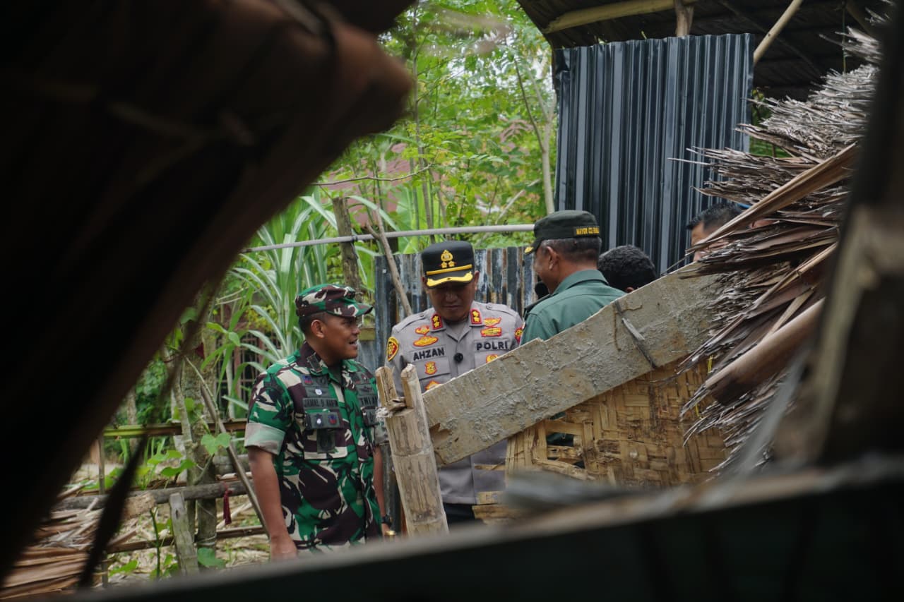 Pasca Viral di Medsos, TNI-Polri Langsung Rehab Rumah Reot Milik Warga Aceh Utara