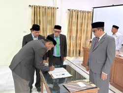 Kakankemenag Aceh Barat Lantik Enam Kepala KUA Kecamatan, Tekankan Pelayanan Prima