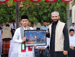 Ikuti Perkembangan Zaman, Bupati Aceh Barat Ajak Santri Kuasai Bahasa Asing dan Teknologi