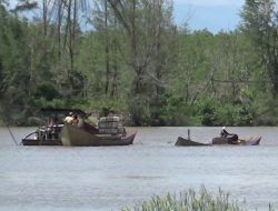 LSM Kepeuwo Sebut Penyedotan Pasir Di Sungai Meureubo Sebabkan Kedangkalan Muara Dan Merusak Lingkungan