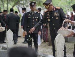 Wakapolda Aceh Hadiri Upacara Ziarah Nasional Hari Pahlawan di TMP