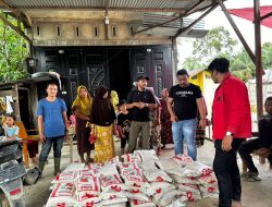 Ketua DPD PDIP Aceh Salurkan 12 Ton Beras untuk Warga Terdampak Banjir di Nagan Raya