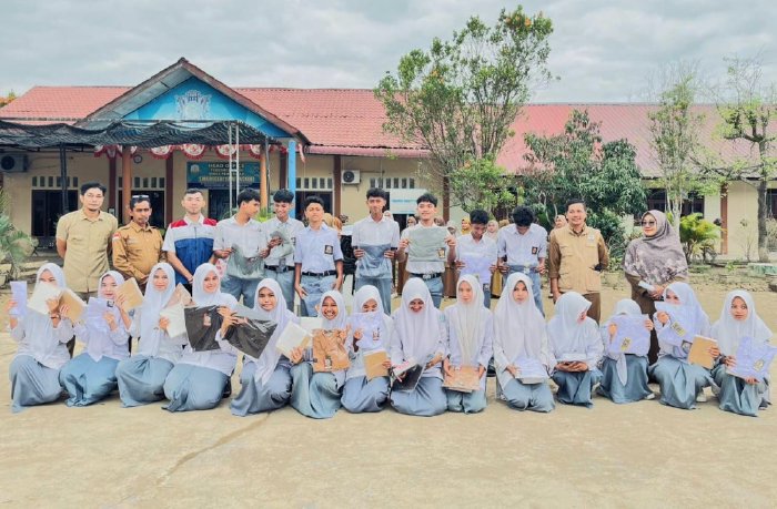 Bangkit Pascabanjir, SMAN 1 Matangkuli Salurkan Bantuan untuk 500 Siswa Penyintas