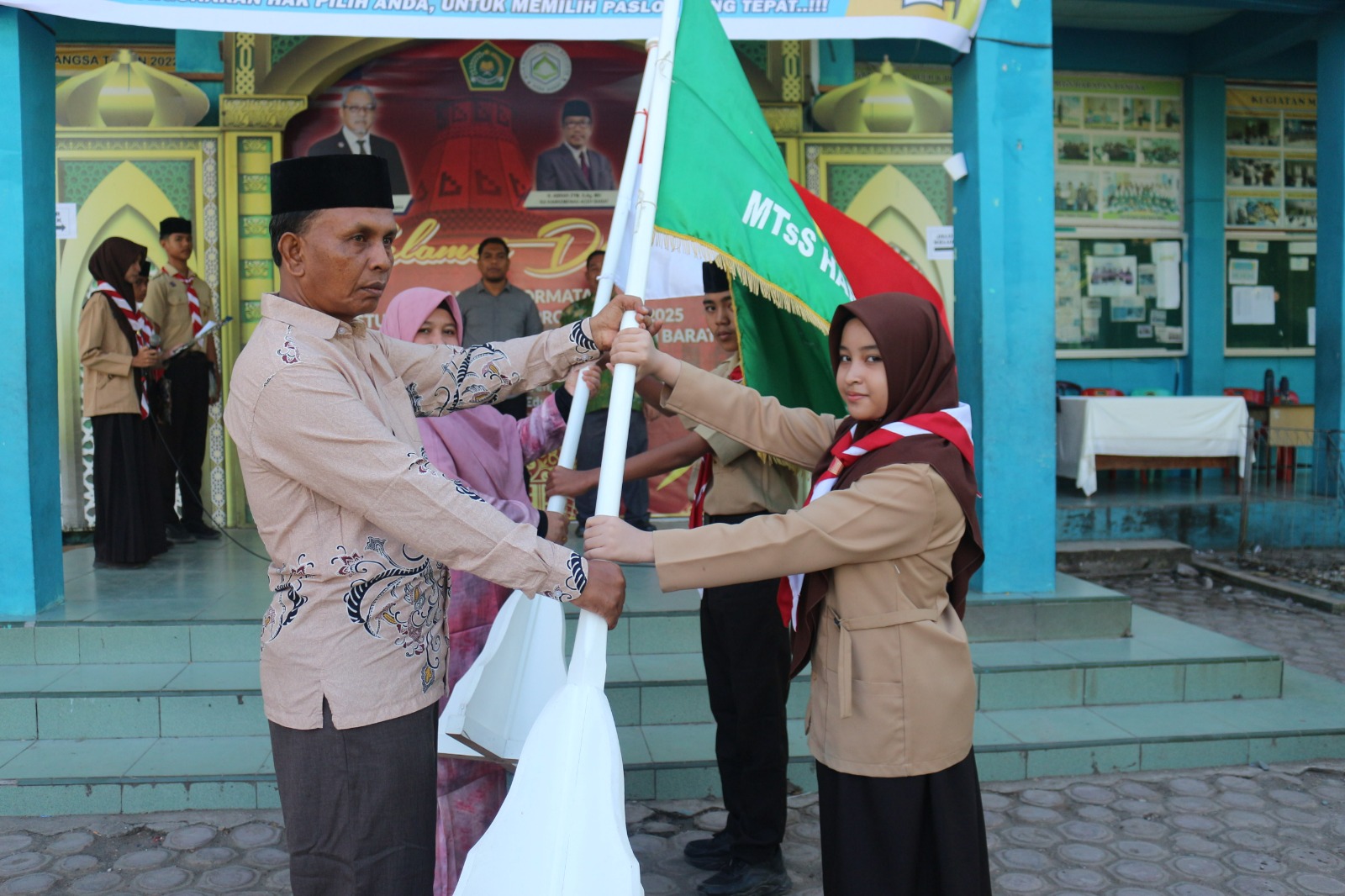 Pengurus OSIM MTs Harapan Bangsa Meulaboh Periode 2025/2026 Resmi Dikukuhkan