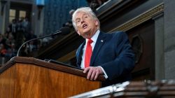 Trump Tuduh Iran Kembangkan Rudal yang Bisa Jangkau AS, Ketegangan Meningkat di Tengah Negosiasi Nuklir Trump Tuduh Iran Kembangkan Rudal yang Bisa Jangkau AS, Ketegangan Meningkat di Tengah Negosiasi Nuklir