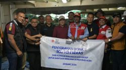 Wakil Gubernur Aceh Terima Bantuan Kemanusiaan PMI di Pelabuhan Krueng Geukuh Aceh Utara