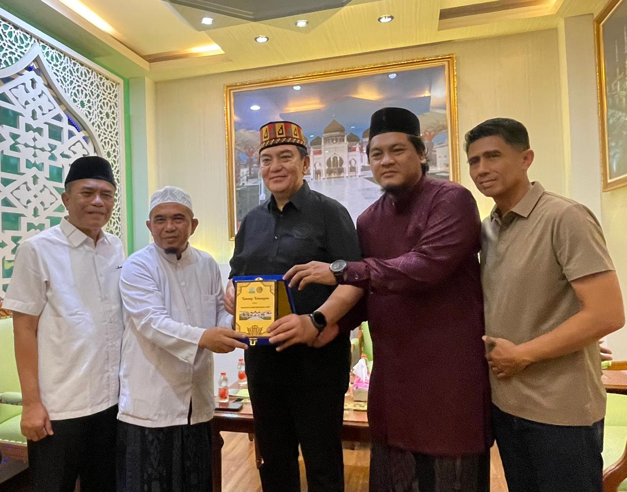 Sekjen DPD RI Kunjungi Masjid Raya Baiturrahman Aceh